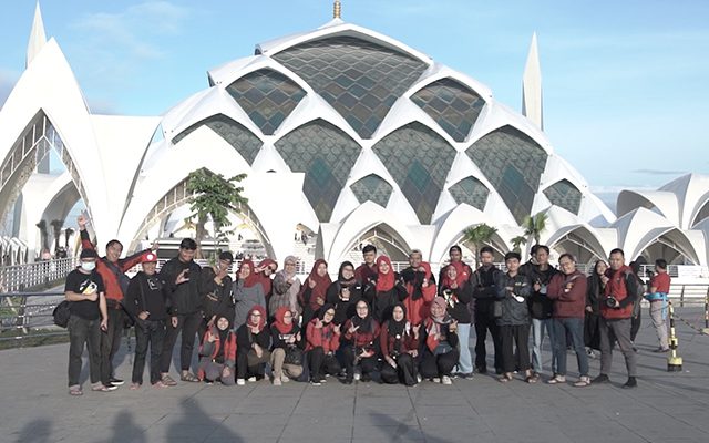 Kelas Garasi Let's Hunting Masjid Al Jabbar