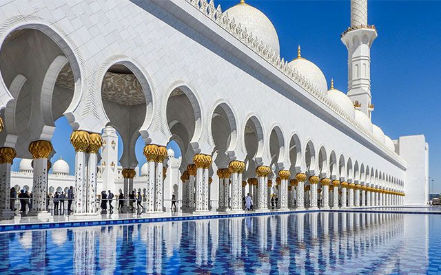 Foto refleksi masjid.