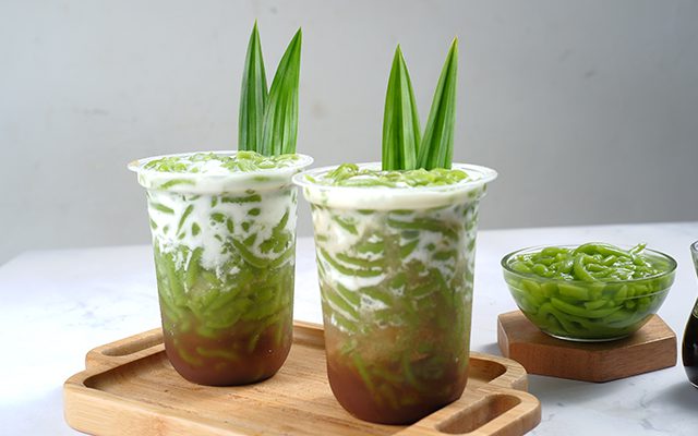 Sajian minuman buka puasa