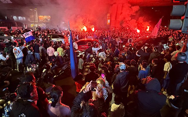 Memotret flare Persib