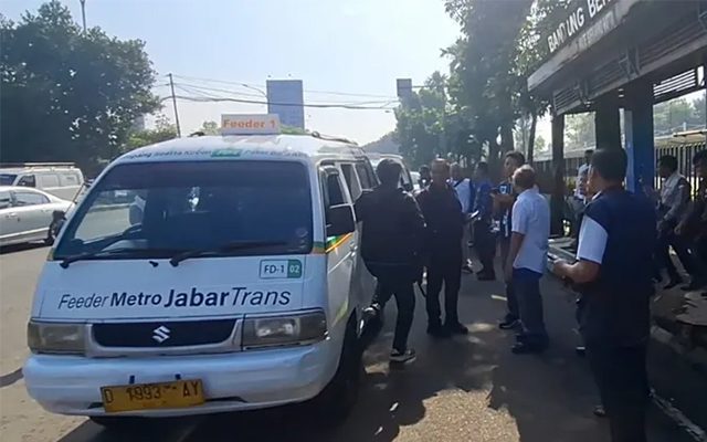 Feeder Metro Jabar Trans